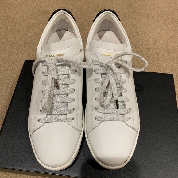 Saint Laurent Signature Court Classic Lip Sneaker - Picture 1 of 8